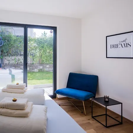 Moderne Mit Terrasse Apartman *