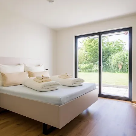 Moderne Mit Terrasse Apartman